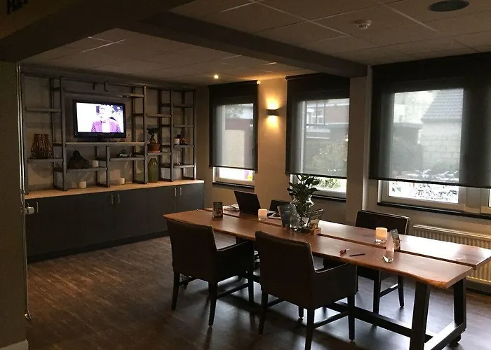 Fletcher Valkenburg Валкенбург