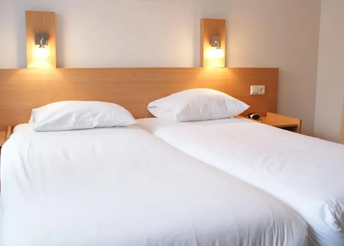 Fletcher Valkenburg Валкенбург